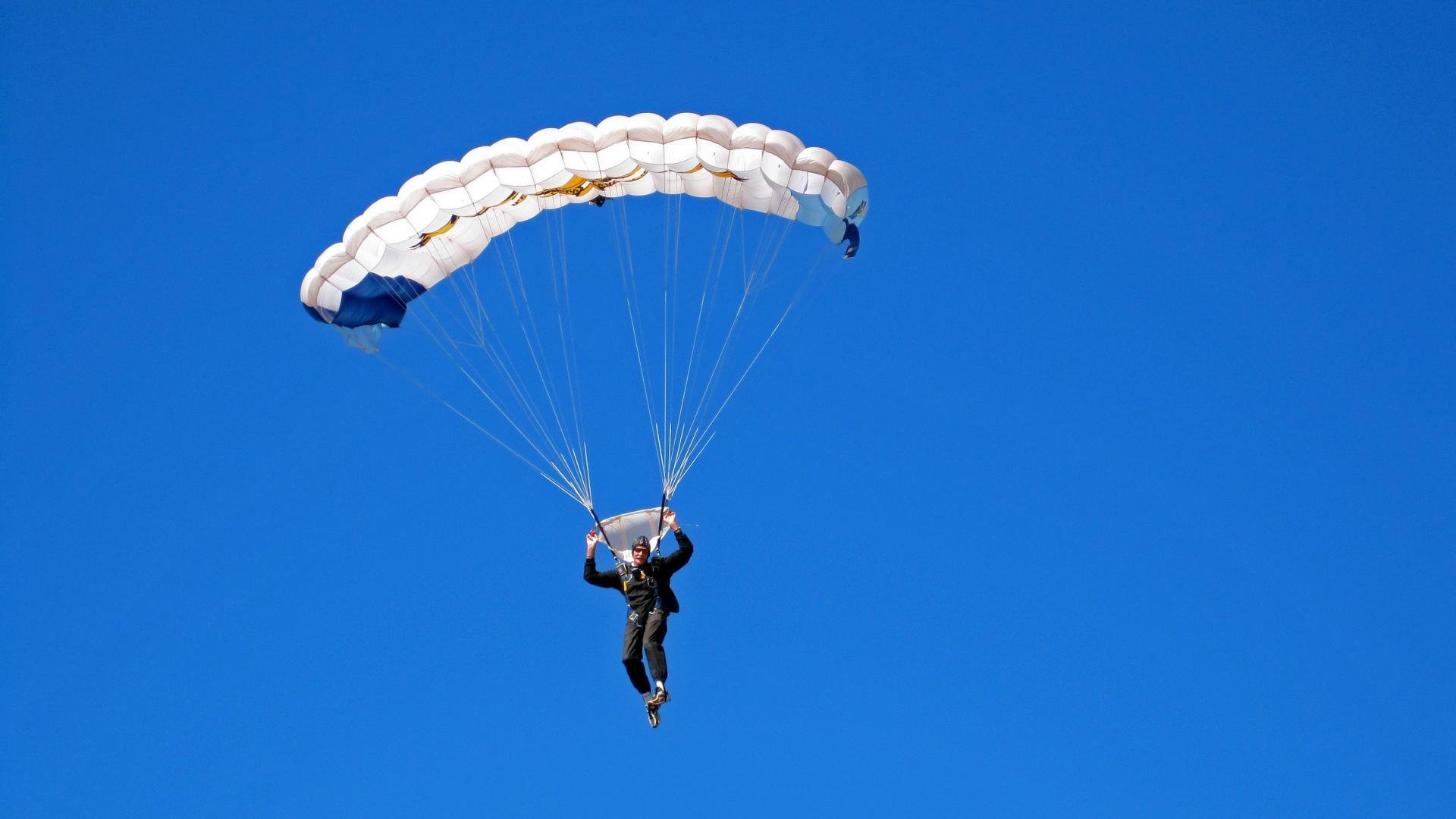 NBA联盟裁判员心理素质培养方案优化，篮球裁判员精神